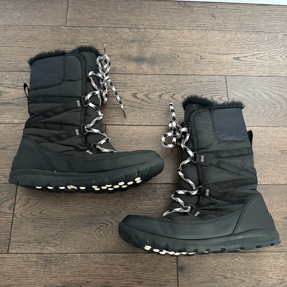 Sorel Women’s Whitney Tall Lace II Boots in Black & White - Picture 4 of 7